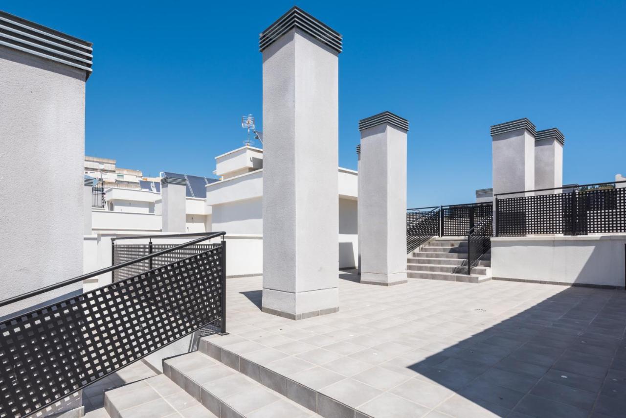 Atico Con Terraza Ac 1Hab En El Centro Y Piscina Comunitaria Apartment มาลากา ภายนอก รูปภาพ