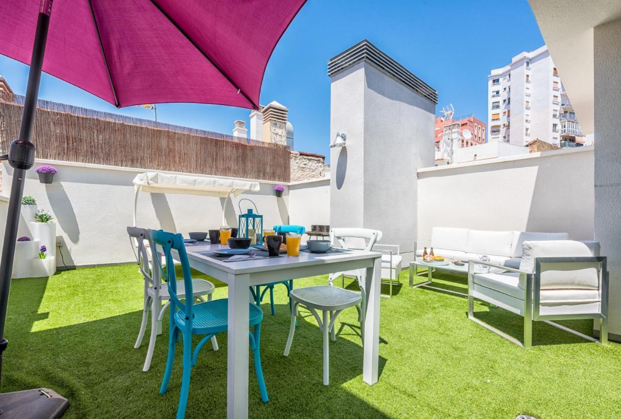 Atico Con Terraza Ac 1Hab En El Centro Y Piscina Comunitaria Apartment มาลากา ภายนอก รูปภาพ