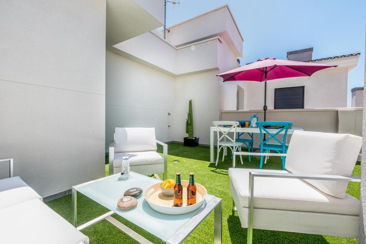 Atico Con Terraza Ac 1Hab En El Centro Y Piscina Comunitaria Apartment มาลากา ภายนอก รูปภาพ