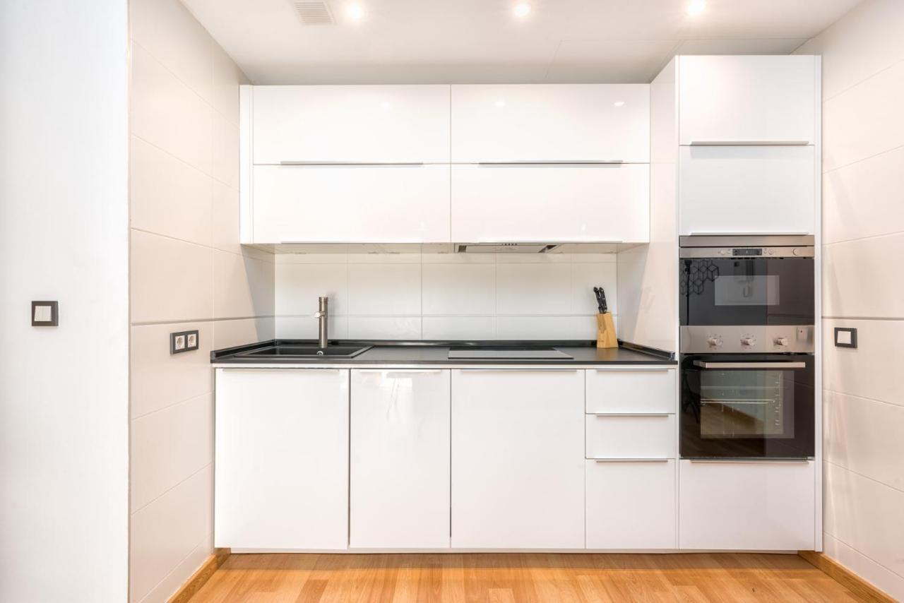 Atico Con Terraza Ac 1Hab En El Centro Y Piscina Comunitaria Apartment มาลากา ภายนอก รูปภาพ