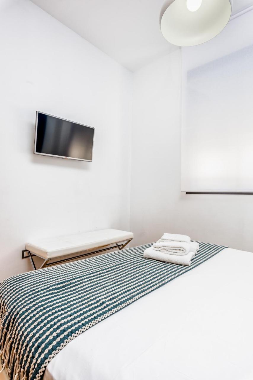 Atico Con Terraza Ac 1Hab En El Centro Y Piscina Comunitaria Apartment มาลากา ภายนอก รูปภาพ