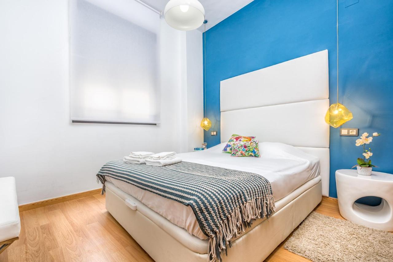 Atico Con Terraza Ac 1Hab En El Centro Y Piscina Comunitaria Apartment มาลากา ภายนอก รูปภาพ