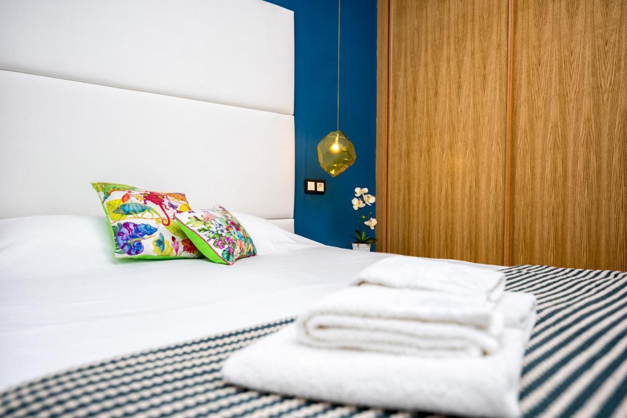 Atico Con Terraza Ac 1Hab En El Centro Y Piscina Comunitaria Apartment มาลากา ภายนอก รูปภาพ